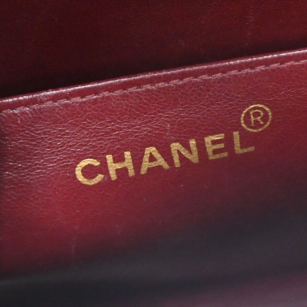 CHANEL Matelasse Handbag - Picture 7 of 16